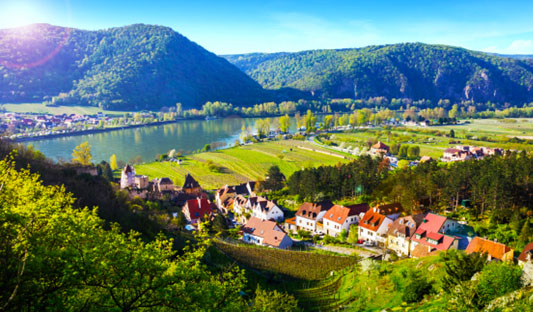 Grand Capitals of the Danube